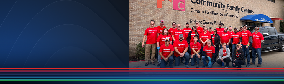 Employees volunteering in Houston as part of United Way Day of Caring